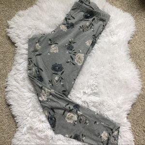🚨LAST DAY!🚨Old Navy floral leggings